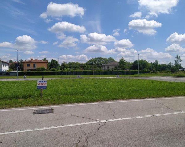 casa indipendente in vendita a Montecchio Precalcino