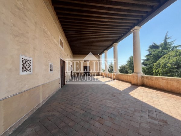 villa in vendita a Montecchio Precalcino