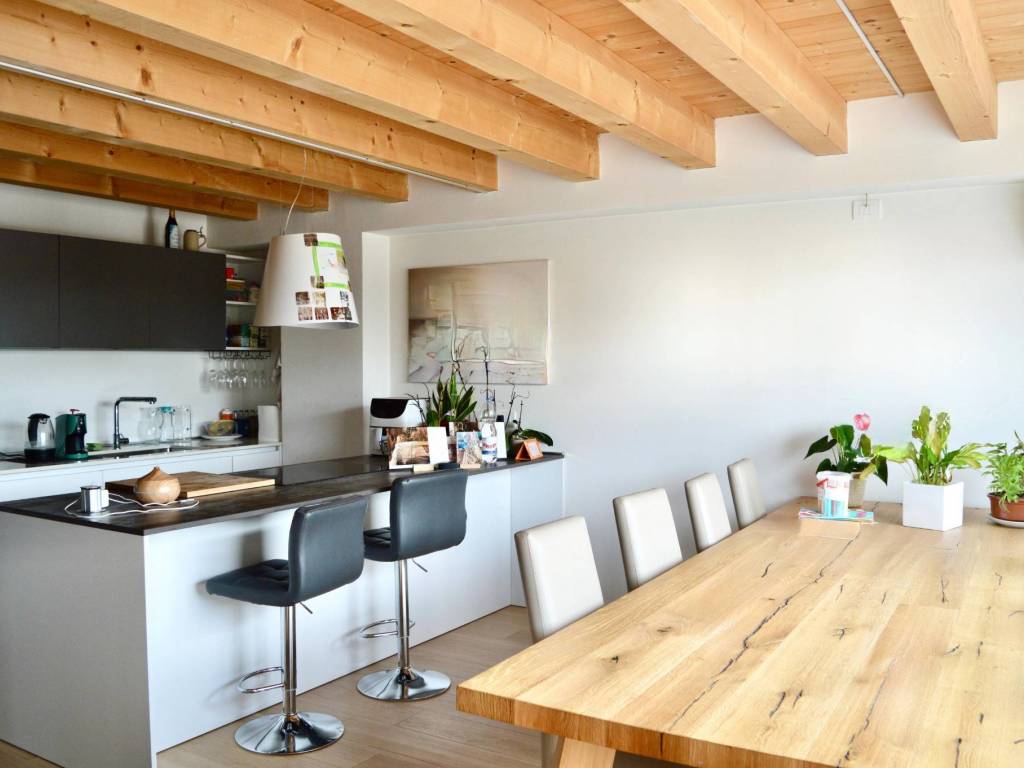 casa indipendente in vendita a Montecchio Precalcino