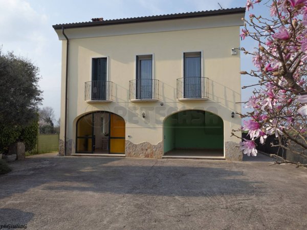casa indipendente in vendita a Montecchio Precalcino