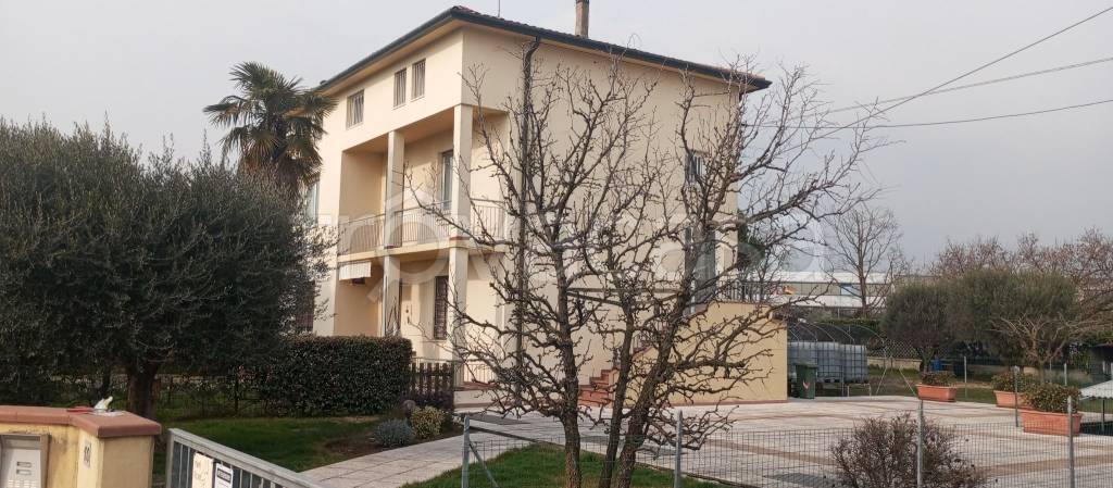 casa indipendente in vendita a Montecchio Precalcino in zona Preara