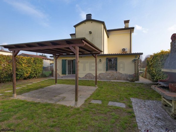 casa indipendente in vendita a Montecchio Precalcino in zona Levà