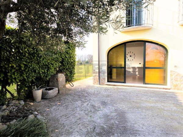 appartamento in vendita a Montecchio Precalcino in zona Levà