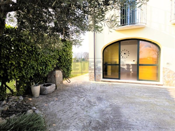 appartamento in vendita a Montecchio Precalcino in zona Levà