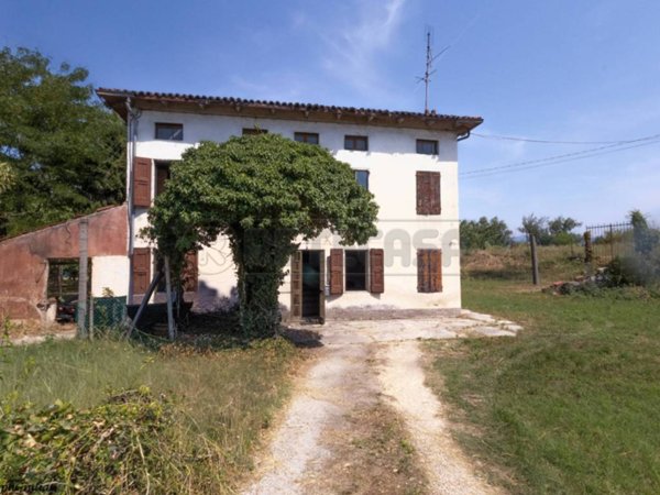 casa indipendente in vendita a Montecchio Precalcino