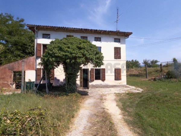 casa indipendente in vendita a Montecchio Precalcino