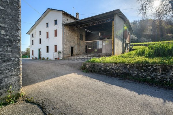 esavano in vendita a Monte di Malo