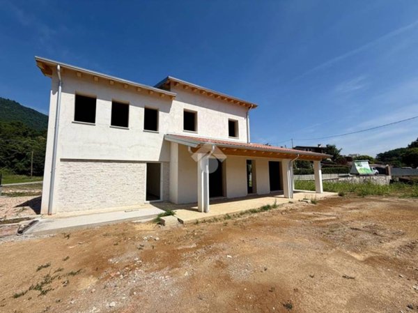 casa indipendente in vendita a Monte di Malo in zona Priabona