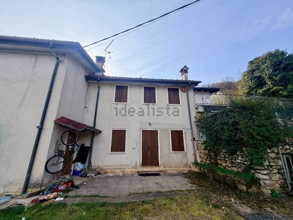 casa indipendente in vendita a Monte di Malo in zona Priabona
