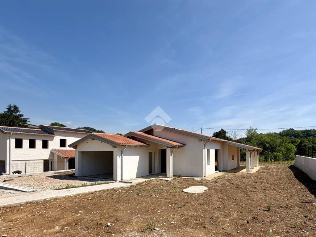 casa indipendente in vendita a Monte di Malo in zona Priabona