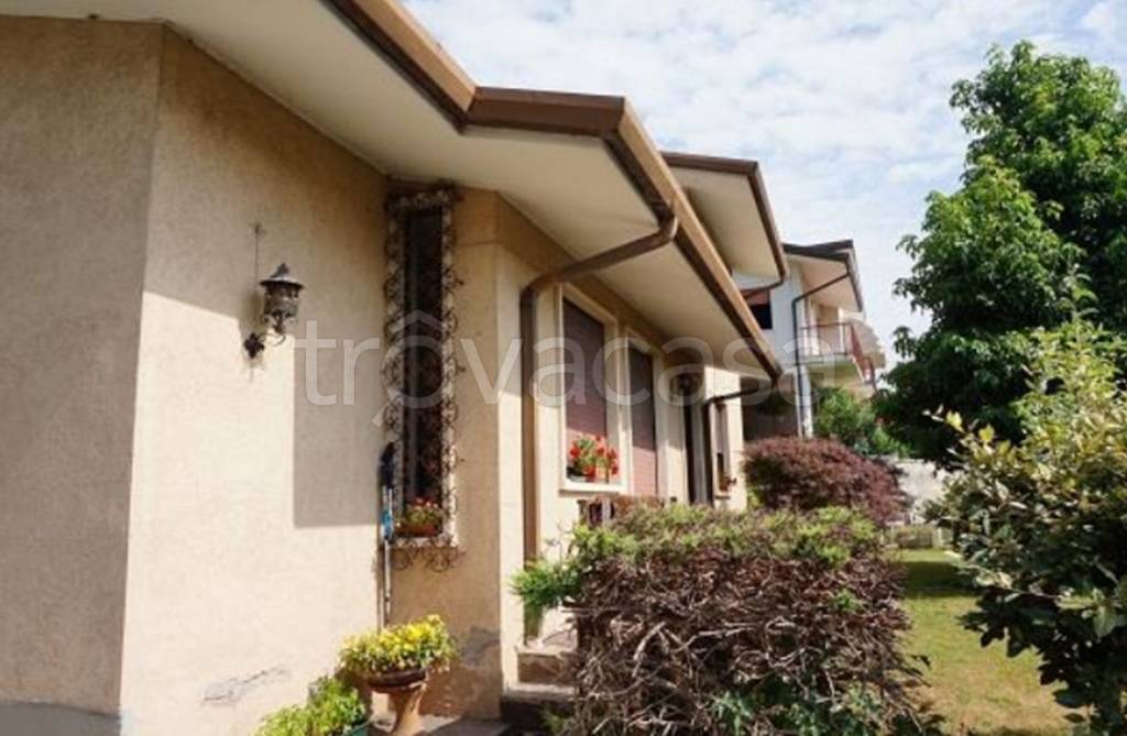 casa indipendente in vendita a Monteviale