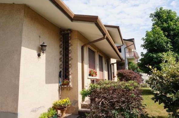 casa indipendente in vendita a Monteviale