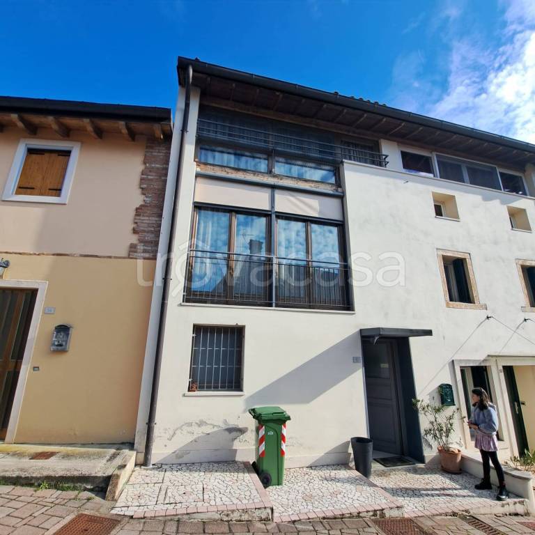 casa indipendente in vendita a Monteviale in zona Costigiola