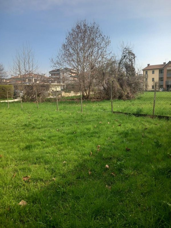 casa indipendente in vendita a Monticello Conte Otto in zona Cavazzale
