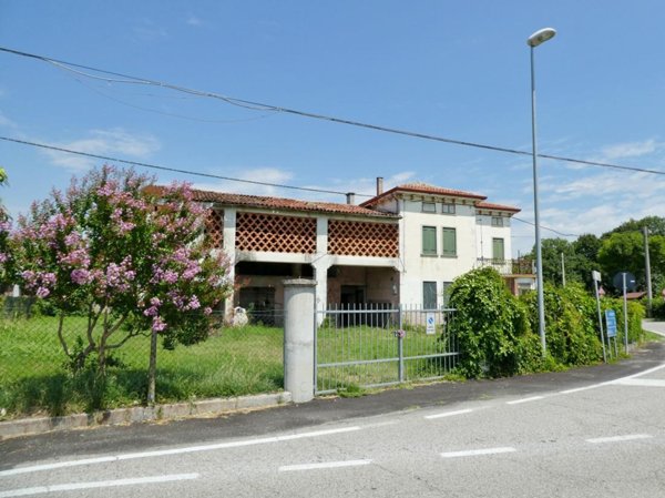 casa indipendente in vendita a Monticello Conte Otto in zona Vigardolo