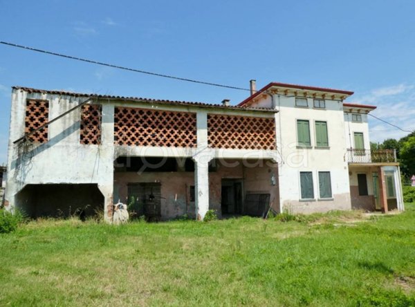 casa indipendente in vendita a Monticello Conte Otto in zona Vigardolo