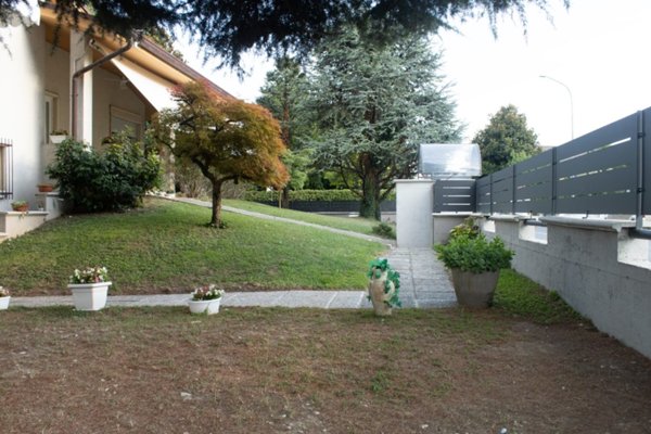 casa indipendente in vendita a Monticello Conte Otto