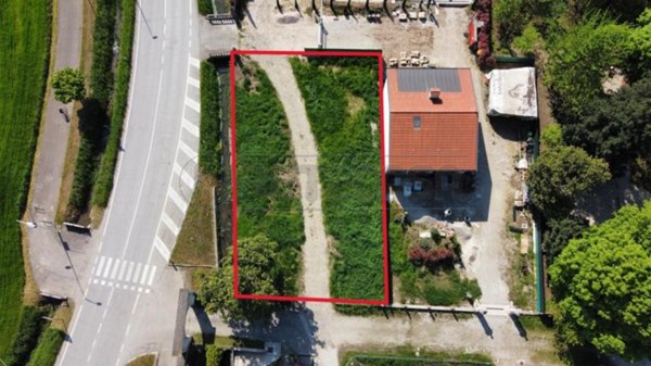 terreno edificabile in vendita a Monticello Conte Otto