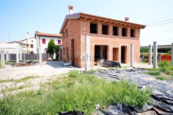 casa indipendente in vendita a Monticello Conte Otto in zona Cavazzale