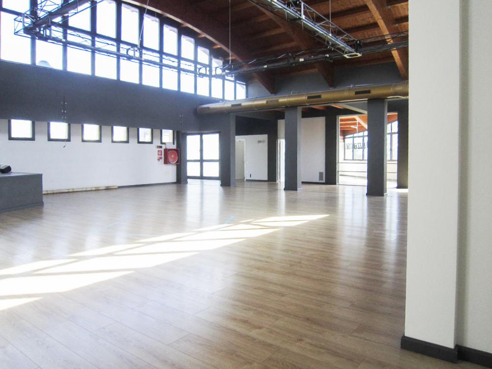 ufficio in vendita a Monticello Conte Otto