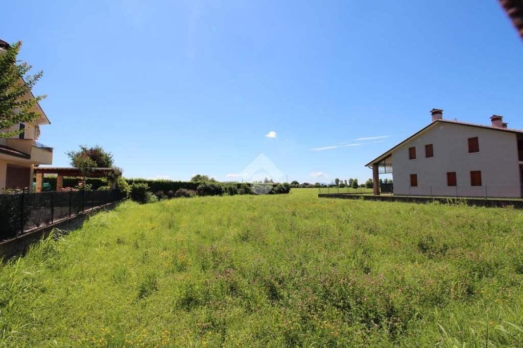 terreno edificabile in vendita a Monticello Conte Otto in zona Vigardolo