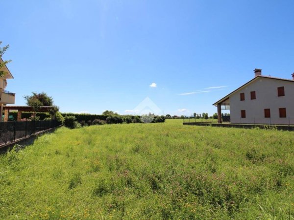 terreno edificabile in vendita a Monticello Conte Otto in zona Vigardolo