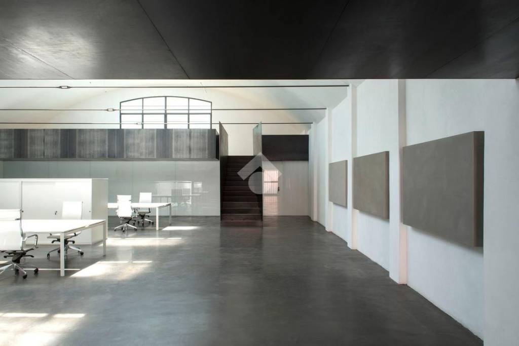 negozio in vendita a Monticello Conte Otto in zona Cavazzale