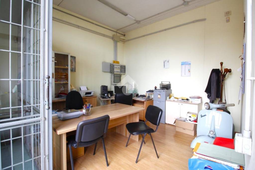 ufficio in vendita a Monticello Conte Otto in zona Cavazzale