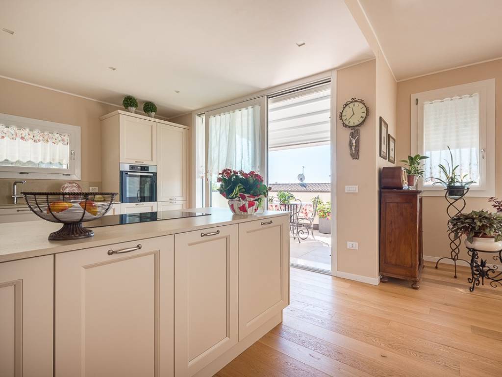 appartamento in vendita a Monticello Conte Otto