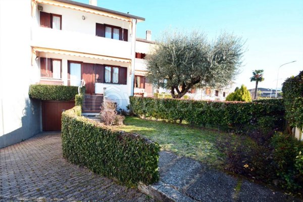 casa indipendente in vendita a Monticello Conte Otto