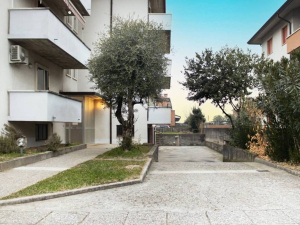 appartamento in vendita a Monticello Conte Otto