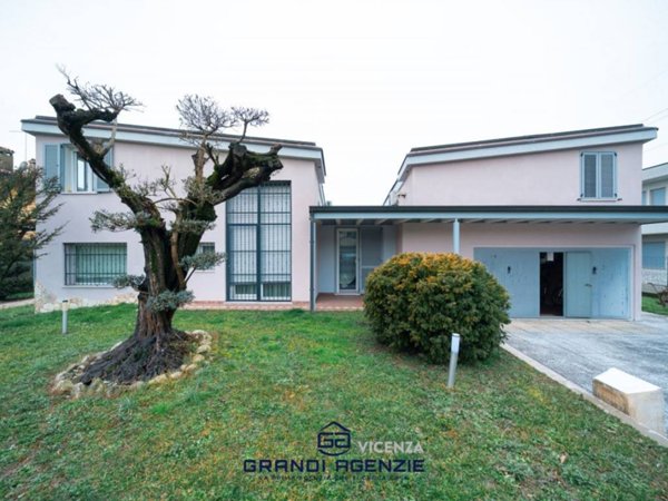 casa indipendente in vendita a Monticello Conte Otto in zona Cavazzale