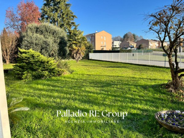 casa indipendente in vendita a Monticello Conte Otto