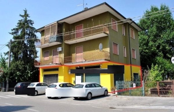 negozio in vendita a Monticello Conte Otto