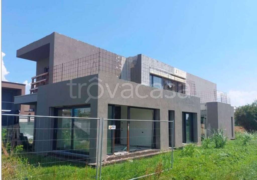 casa indipendente in vendita a Monticello Conte Otto