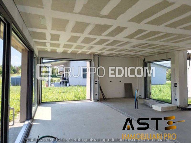 casa indipendente in vendita a Monticello Conte Otto