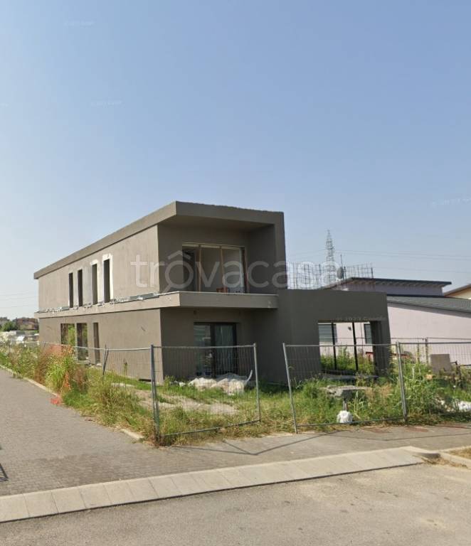 casa indipendente in vendita a Monticello Conte Otto