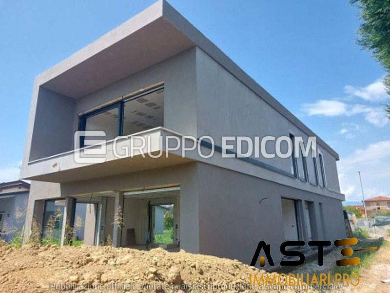 casa indipendente in vendita a Monticello Conte Otto