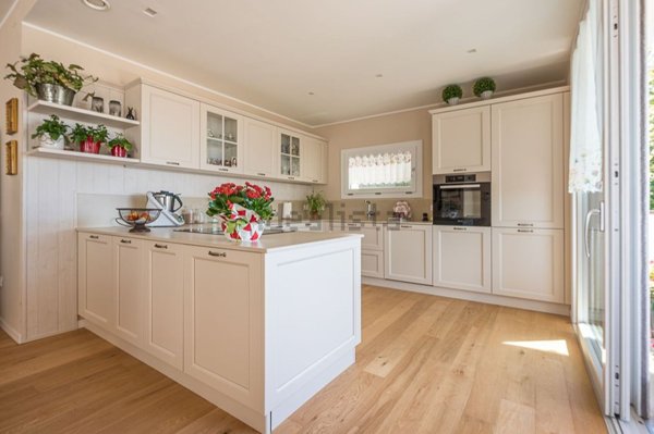 appartamento in vendita a Monticello Conte Otto