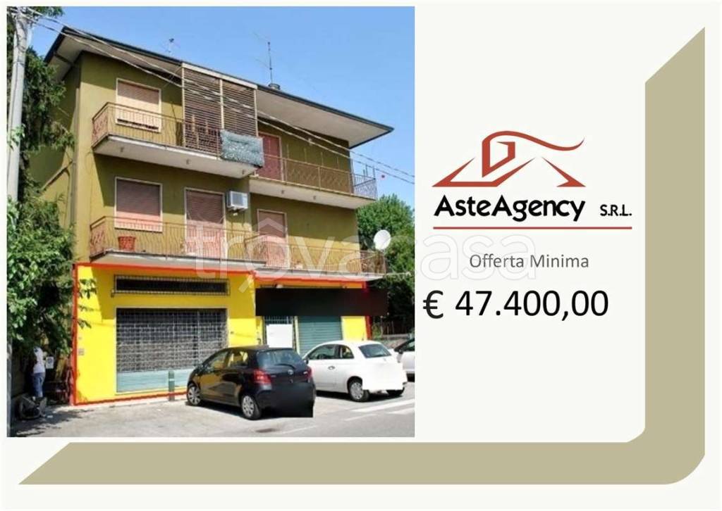 negozio in vendita a Monticello Conte Otto