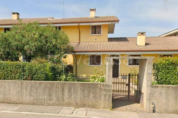 casa indipendente in vendita a Monticello Conte Otto