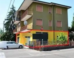 negozio in vendita a Monticello Conte Otto