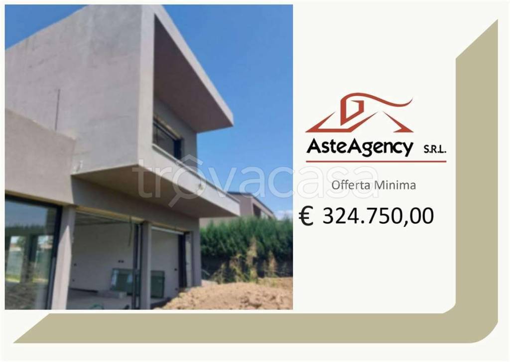 casa indipendente in vendita a Monticello Conte Otto