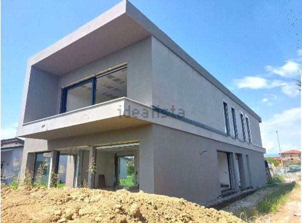 casa indipendente in vendita a Monticello Conte Otto