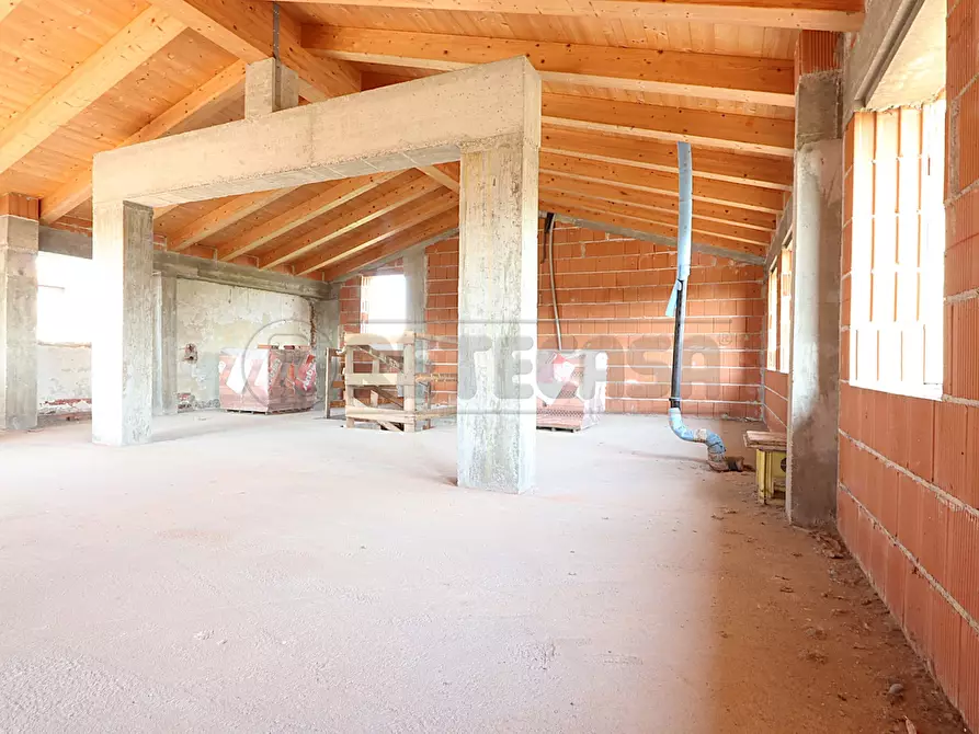 casa indipendente in vendita a Monticello Conte Otto