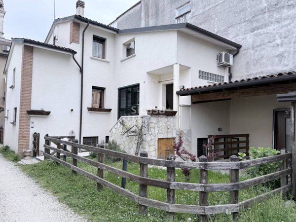 casa indipendente in vendita a Monticello Conte Otto in zona Cavazzale
