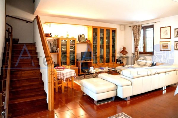 casa indipendente in vendita a Monticello Conte Otto