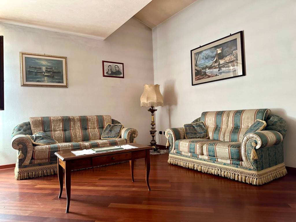 casa indipendente in vendita a Monticello Conte Otto in zona Vigardolo