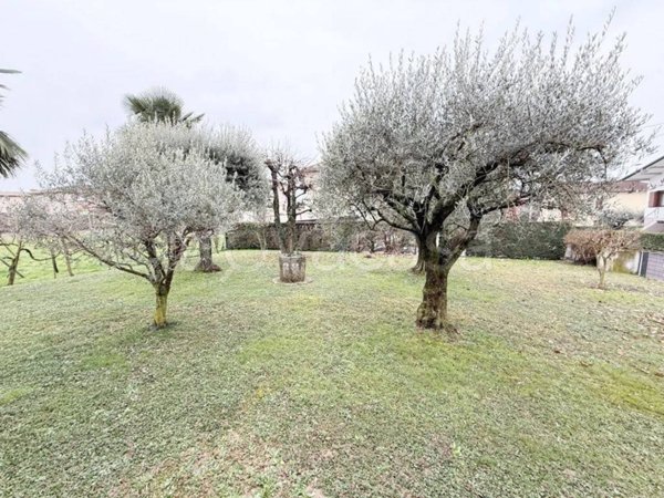 casa indipendente in vendita a Monticello Conte Otto in zona Cavazzale