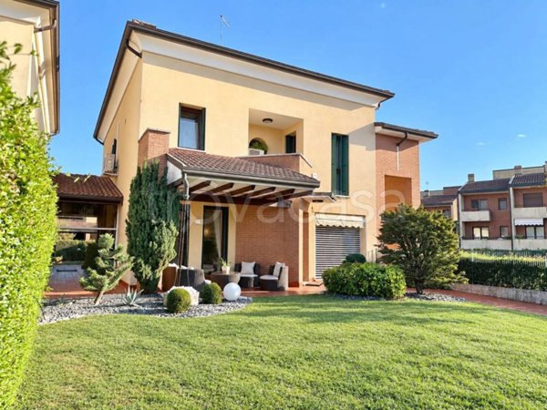 casa indipendente in vendita a Monticello Conte Otto in zona Cavazzale